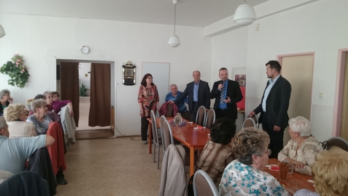 201904110845550.seniori