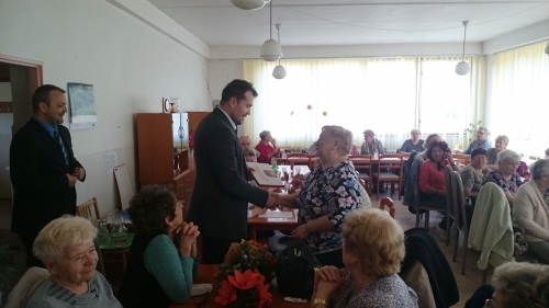 201904110847100.seniori6