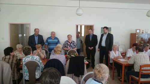 201904110847100.seniori7